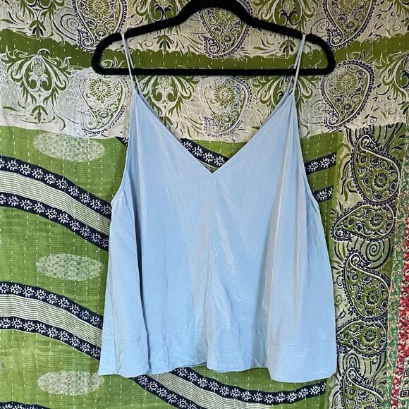 Free People Intimatley Gray Silk V-Neck Sleeveless Blouse Size Large - Picture 1 of 12
